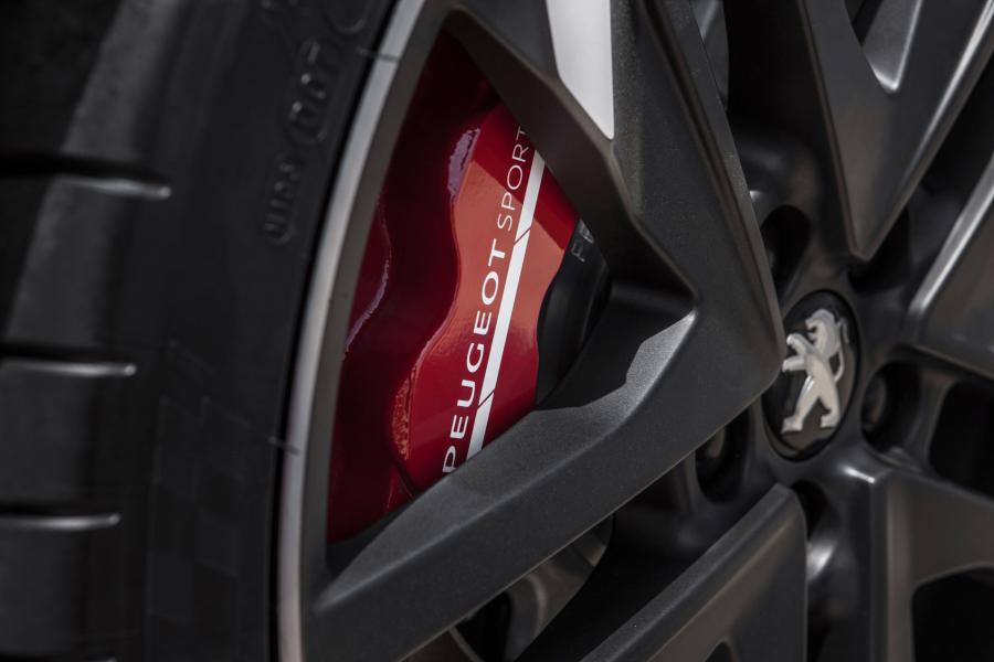 Колеса Peugeot 308 GTi 2015 года  (фото 37 из 65)